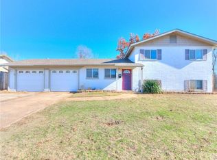 2400 Queensbury Rd, Moore, OK 73160