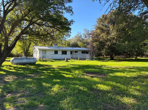 25523 415th Ave, Mitchell, SD 57301