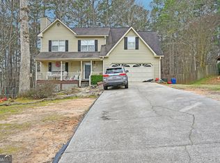 2200 Emerald Dr, Loganville, GA
