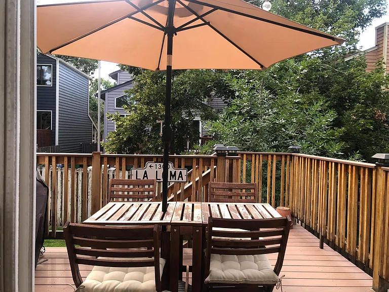83 Mineola Ct — Photo 26