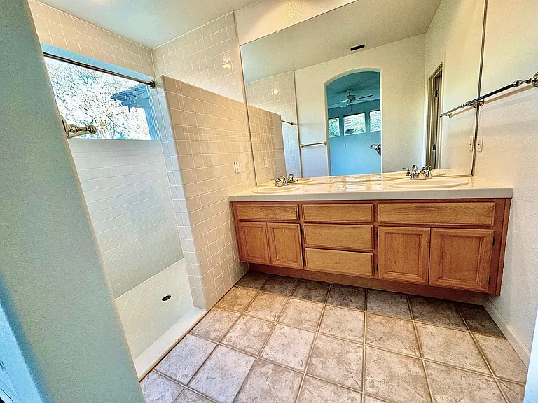 4025 Ironwood Dr — Photo 14