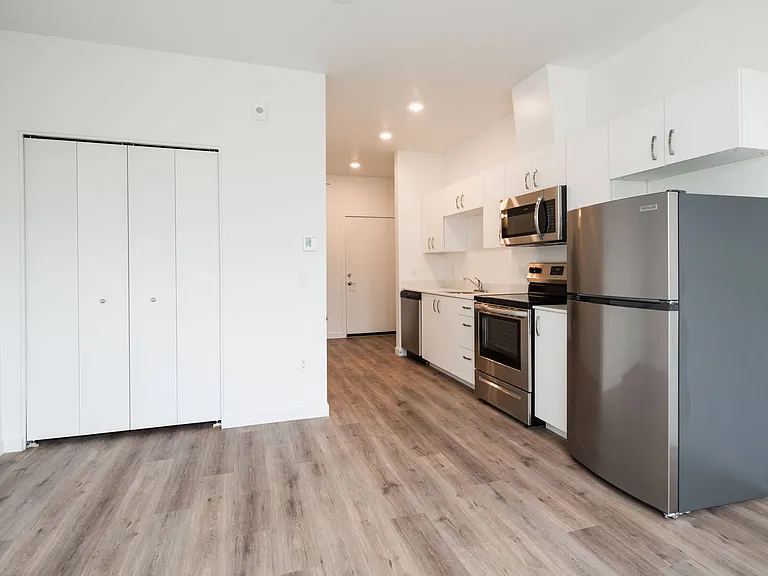 5850 SE 89th Ave #301 — Photo 3