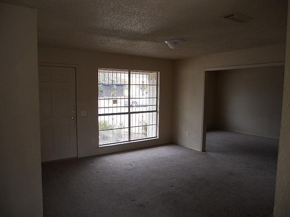 2nd image of 926 Pleasant Hills Dr