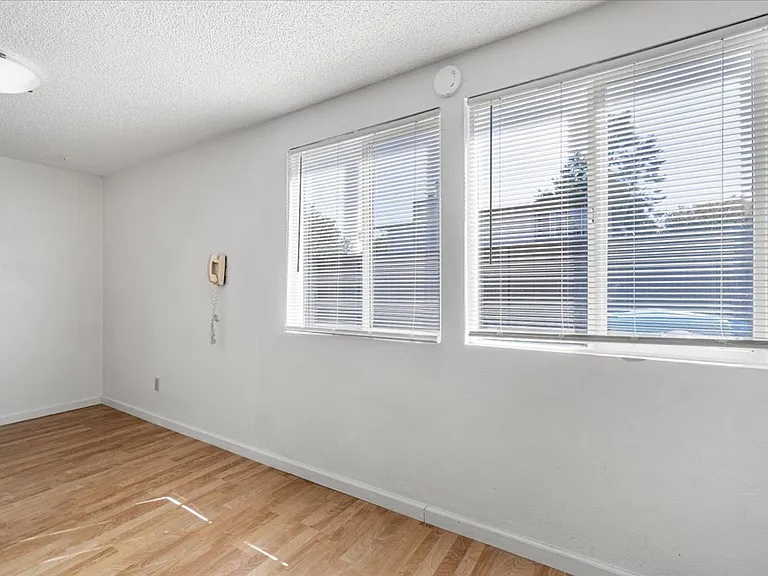 4564 Valley West Blvd — Photo 7