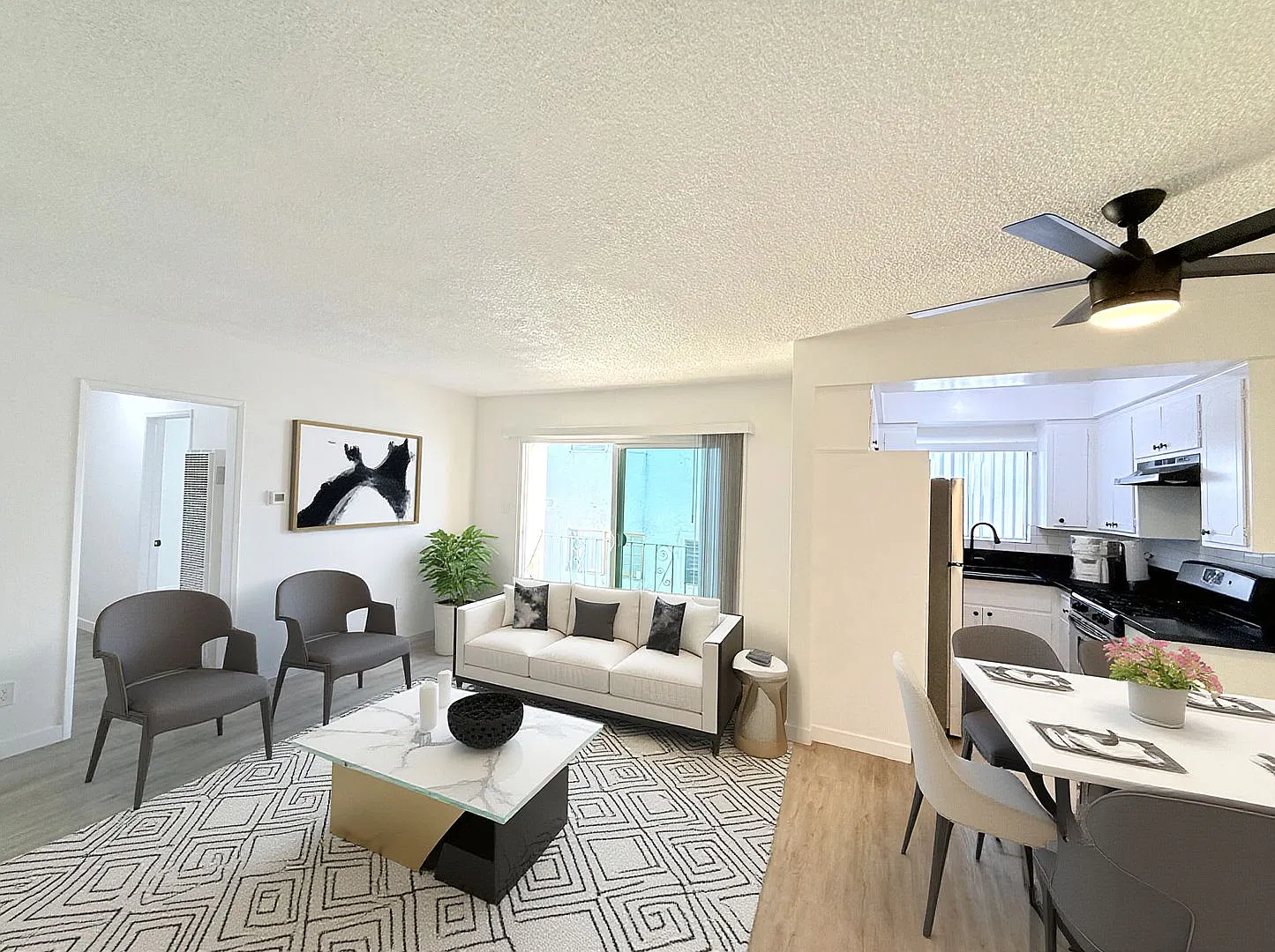 1426 South Point View St. — Photo 3
