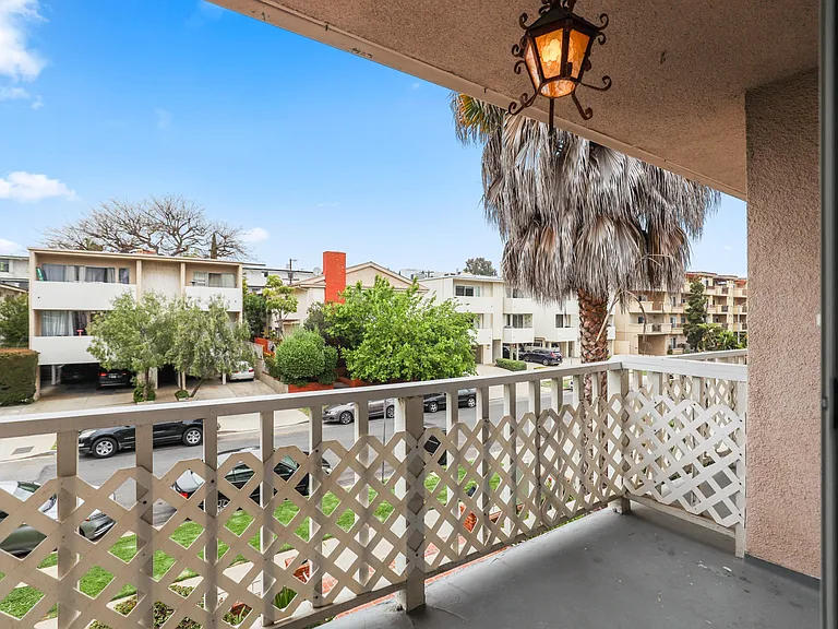 Spacious Patio