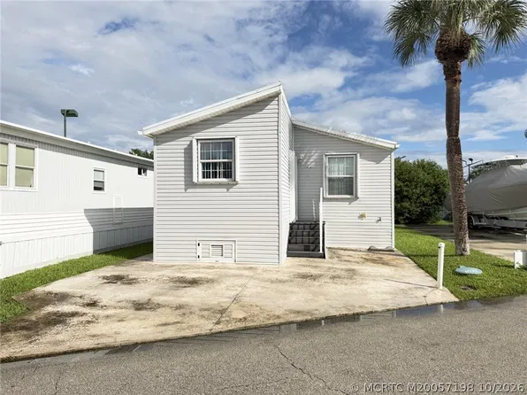 1033 Nettles Blvd, Jensen Beach, FL 34957