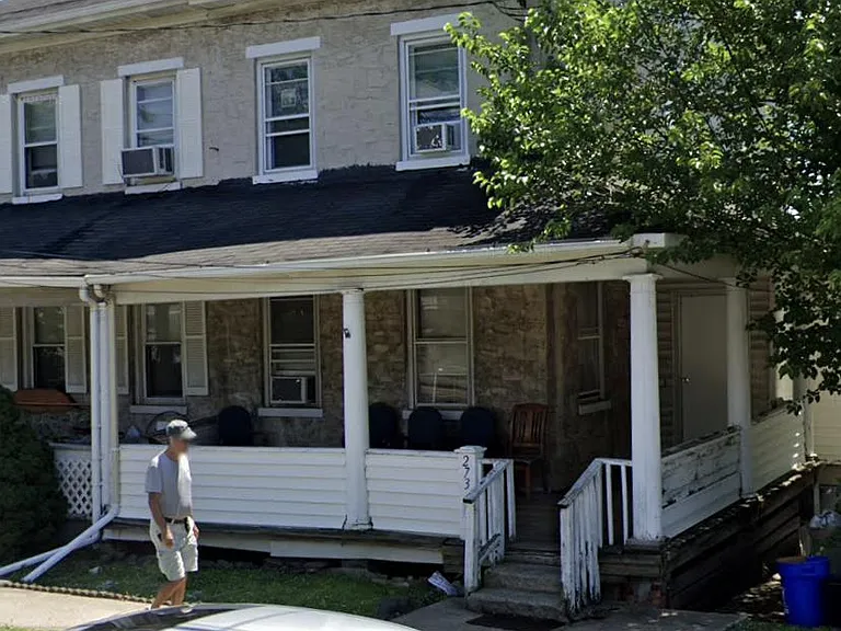 273 Main St #B — Photo 1