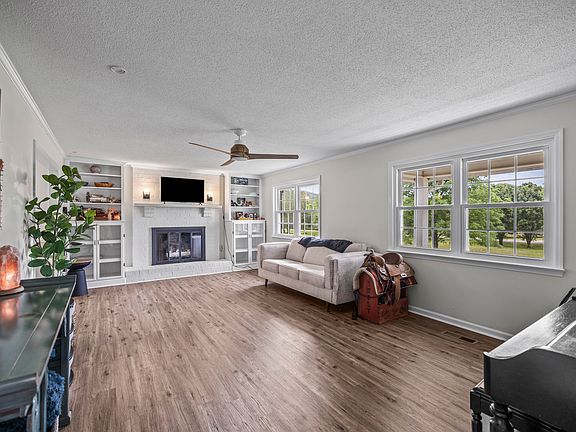 4th image of 9035 Pleasant Ln