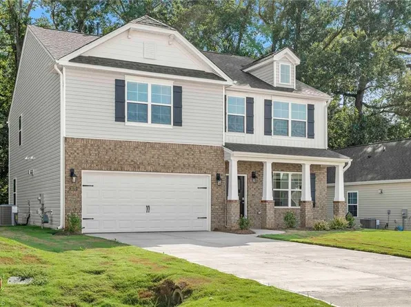 2570 Summersby Dr, Mebane, NC 27302