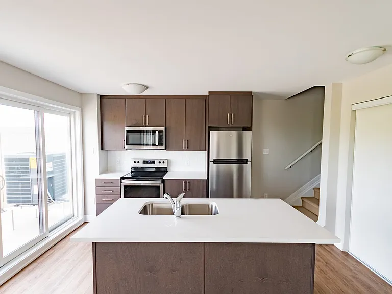 631 B Longfields Dr — Photo 6