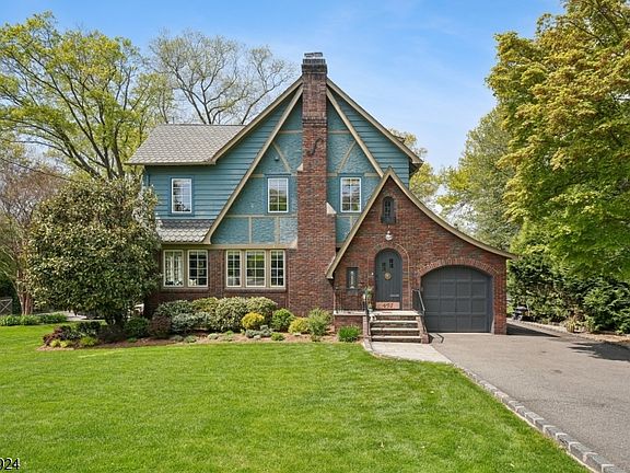 2nd image of 497 Prospect St