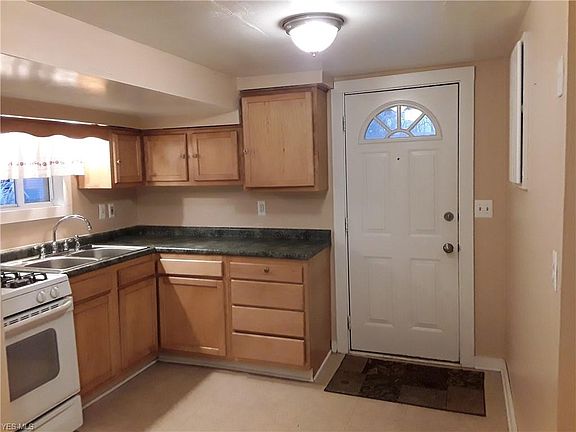 2nd image of 16 Bigelow Dr
