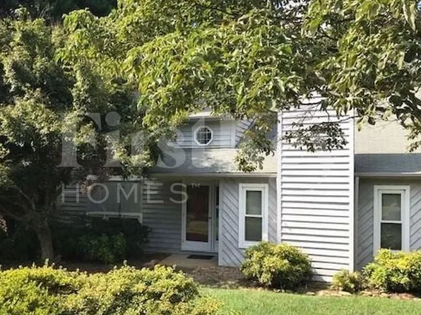137 Carrisbrooke Ln, Winston Salem, NC 27104