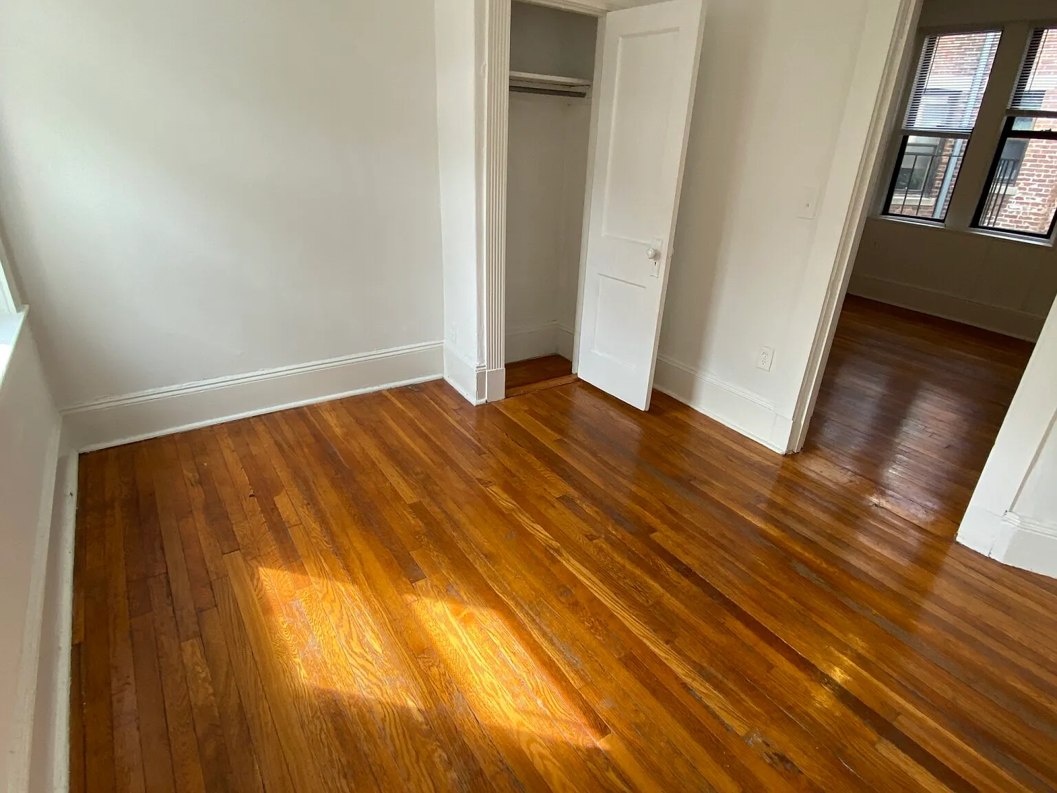 2 bed, 999 sqft, $3,600 — Photo 3
