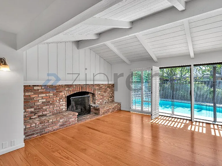 617 Hove Ct — Photo 16