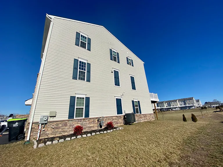 615 Judy Way — Photo 3