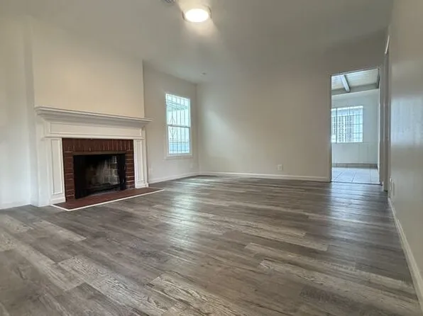 12015 Riverside Dr, Valley Village, CA 91607