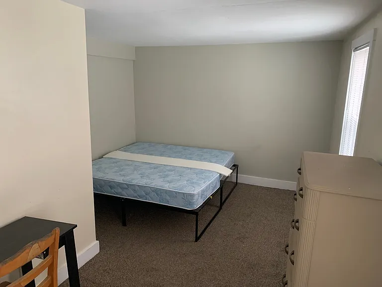 42 Lee Ave — Photo 16