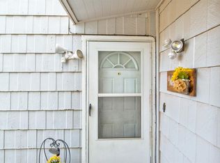 636 Harbor Dr, Azle, TX 76020