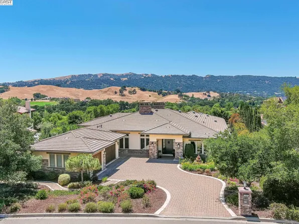 6155 Clubhouse Dr, Pleasanton, CA 94566