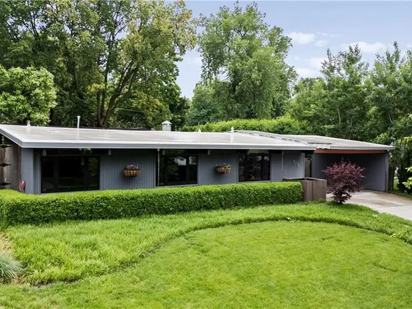 9805 Aberdeen St, Overland Park, KS 66206