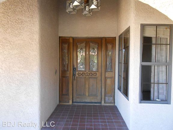 3rd image of 3233 E University Ave