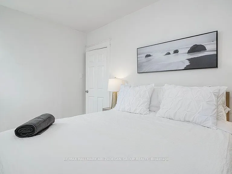 151 Broadview Ave — Photo 12