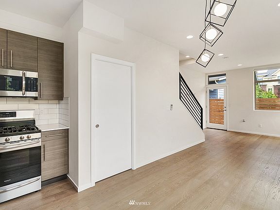 5th image of 8343 13th Ave NW