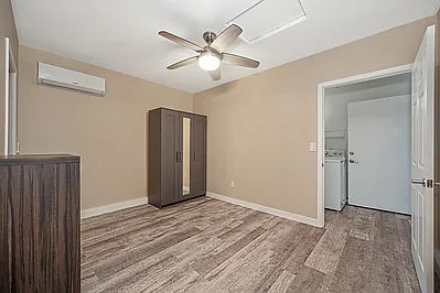 Studio, 500 sqft, $995 — Photo 3