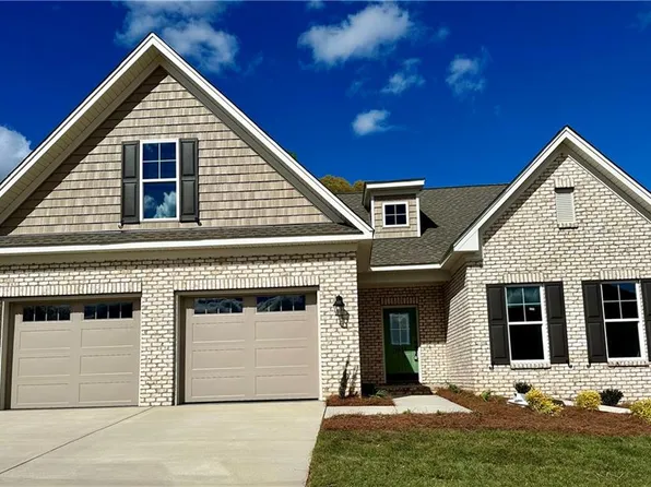 6084 Haywood St, Clemmons, NC 27012