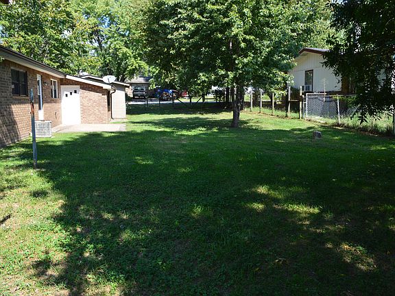 3rd image of 3201 S Mount Olive St