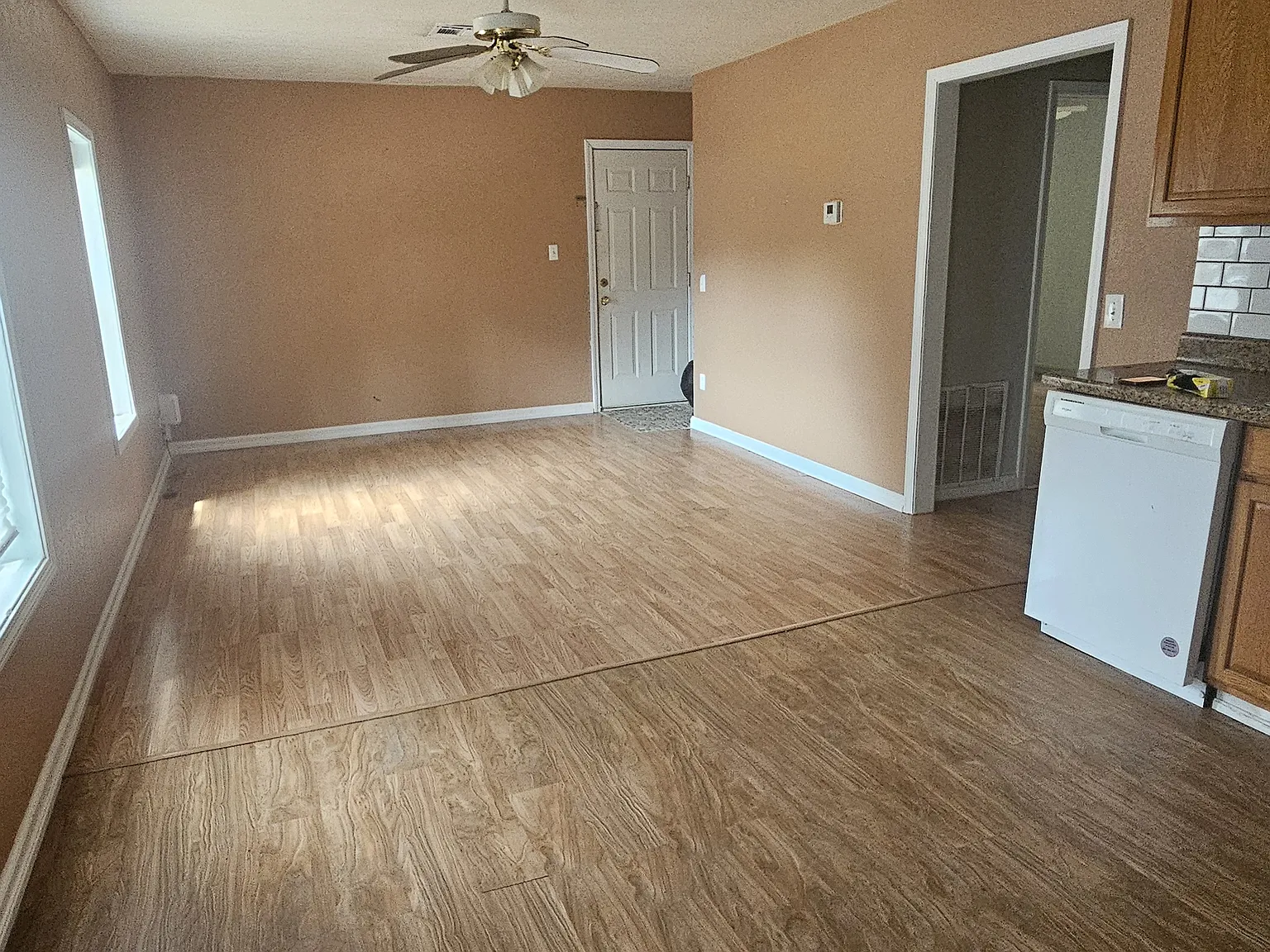 2 bed, $850 — Photo 2