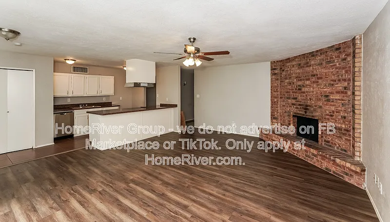 3 bed, 2.0 bath, 1383 sqft, $1,945 — Photo 3