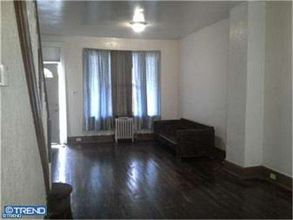 4th image of 952 E Schiller St