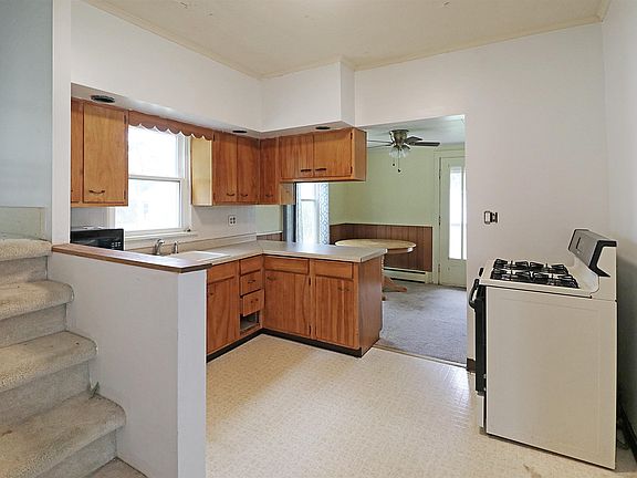 4th image of 3722 N Atlantic Ave
