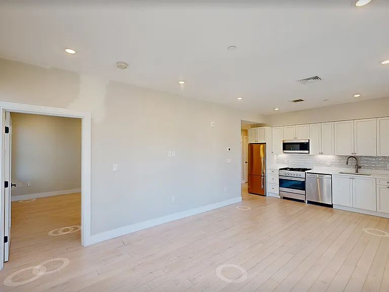 197 Green St #306 — Photo 3