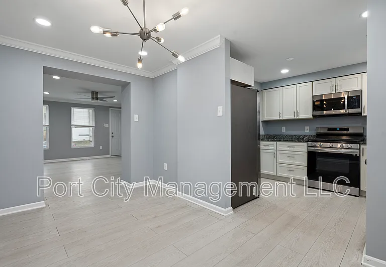 1507 Retreat St #1 — Photo 5