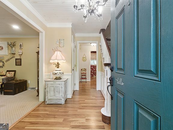 3rd image of 84 Oak Creek Cir