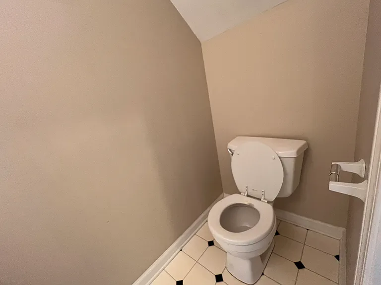 105 Nottinghill Walk — Photo 26