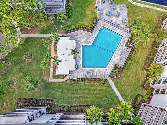 5th image of 1301 River Reach Drive #514
