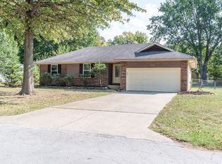4104 S Sunrise Ave, Springfield, MO 65807