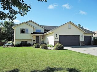 2592 Mossy Creek Dr NE, Owatonna, MN 55060