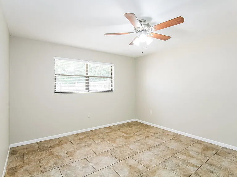 5286 Enfield Ave — Photo 11