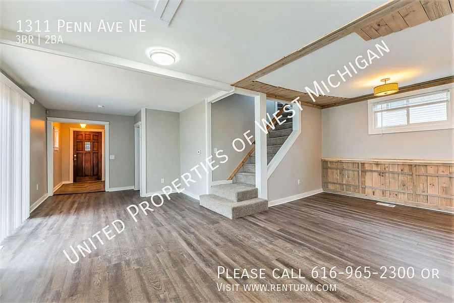 Available Now | 3 Bed, 2 Bath Single Family Home in the Creston Neighborhood | Modern | Laundry |... — Photo 3