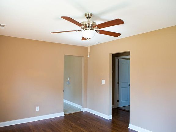 4th image of 4917 Cameron Ln #House