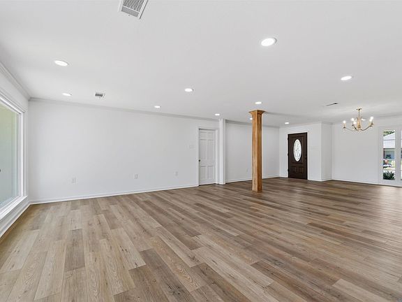 5th image of 8852 Bayside Ave