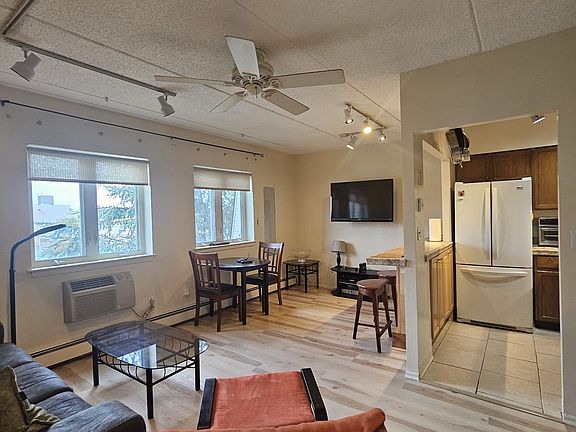 3rd image of 1304 33rd Ave #2