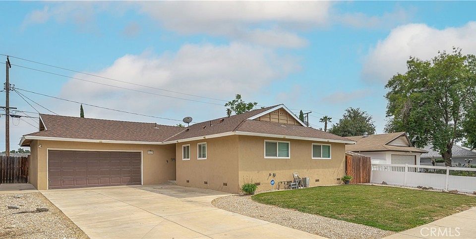 1st image of 8614 Camelia Dr