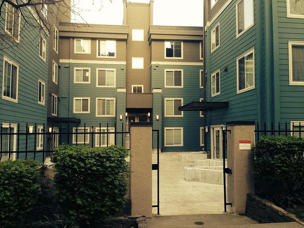 1 bed, 500 sqft, $1,800 — Photo 2